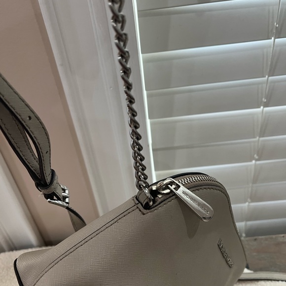 Michale Kors crossbody - Picture 6 of 9